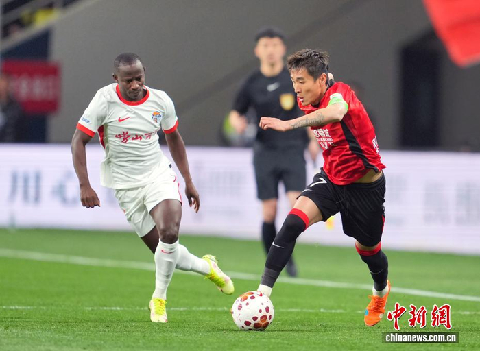 乐鱼官网-2026赛季中超联赛:成都蓉城队胜青岛海牛队|四川成都|中新社|拜合拉木·阿卜杜外力|韦世豪|安源_新浪体育_新浪新闻
