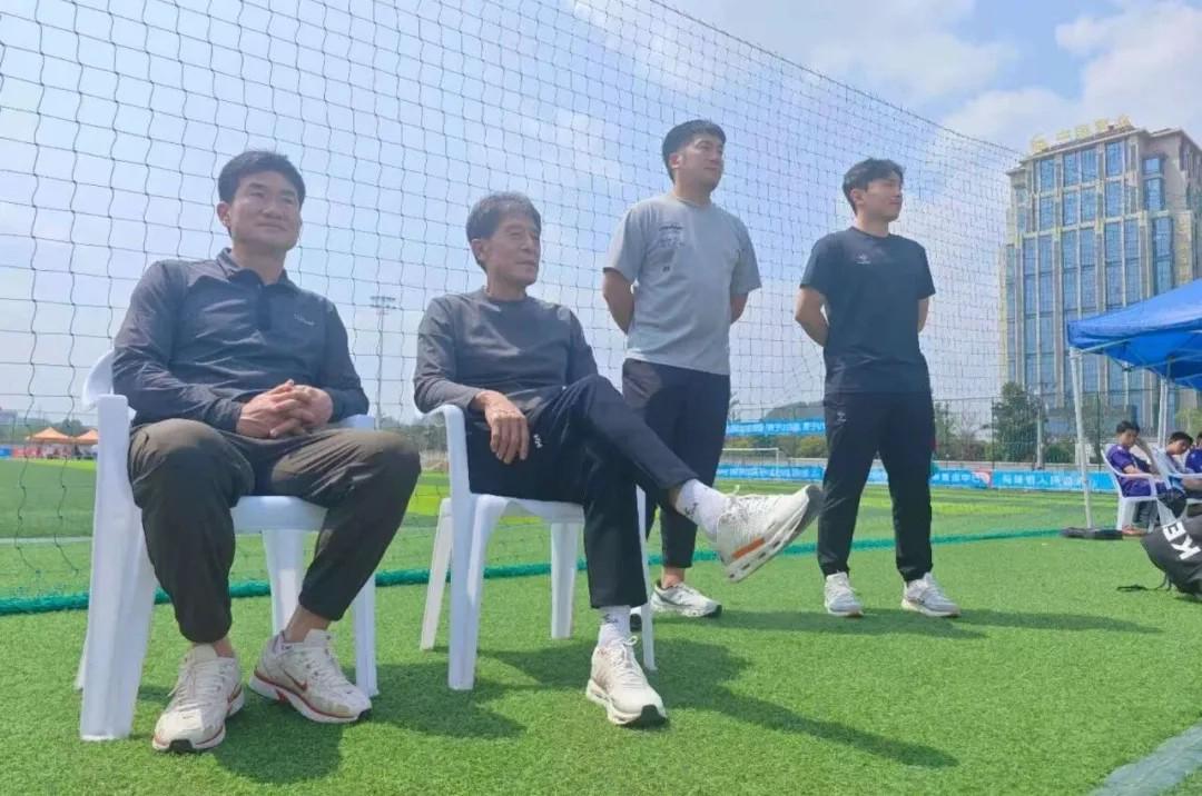 乐鱼体育-足球报：贵州请李章洙牵线带来韩国教练组，为全运选材并建立青训体系